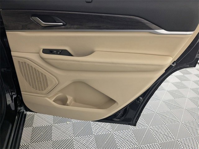 Used 2024 Jeep Grand Cherokee L Limited w/ Luxury Tech Group II image 34