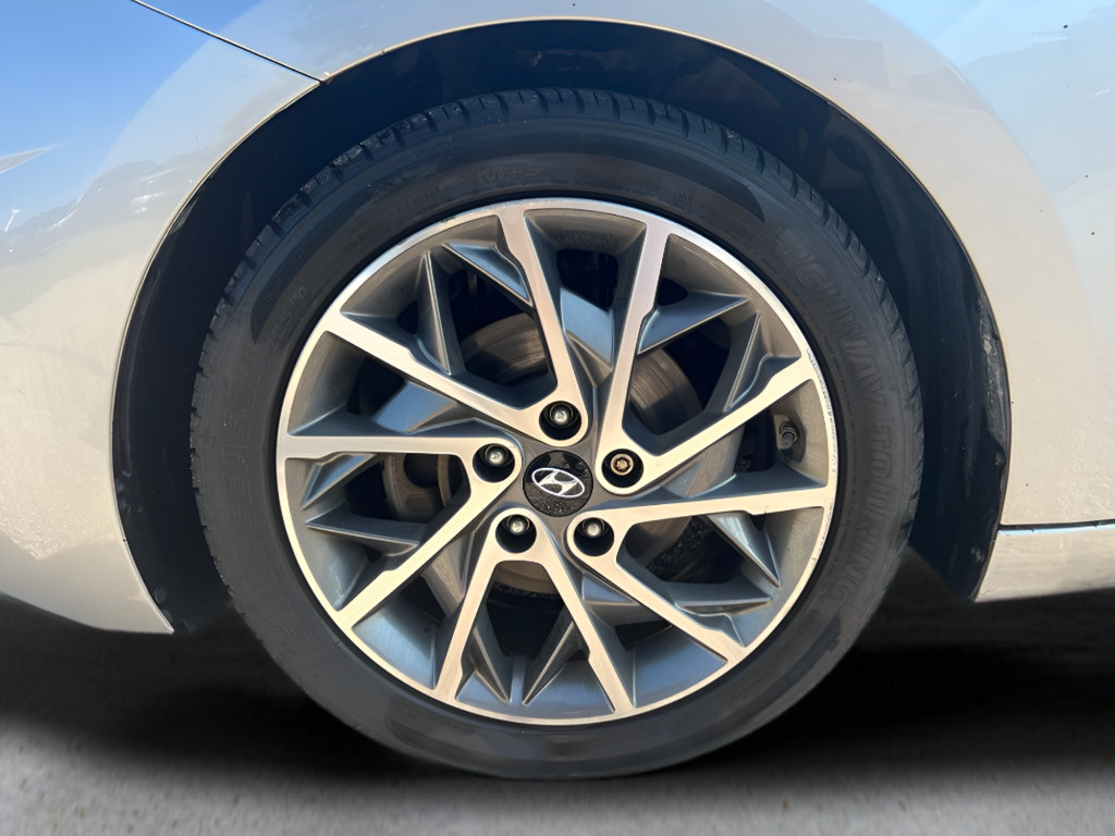 Used 2020 Hyundai Elantra Sedan FWD image 31