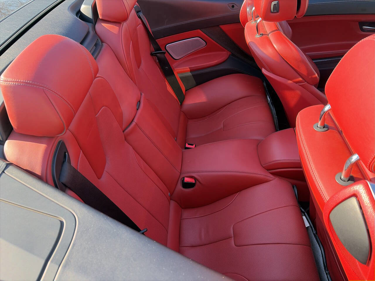 Used 2016 BMW M6 Convertible RWD image 32