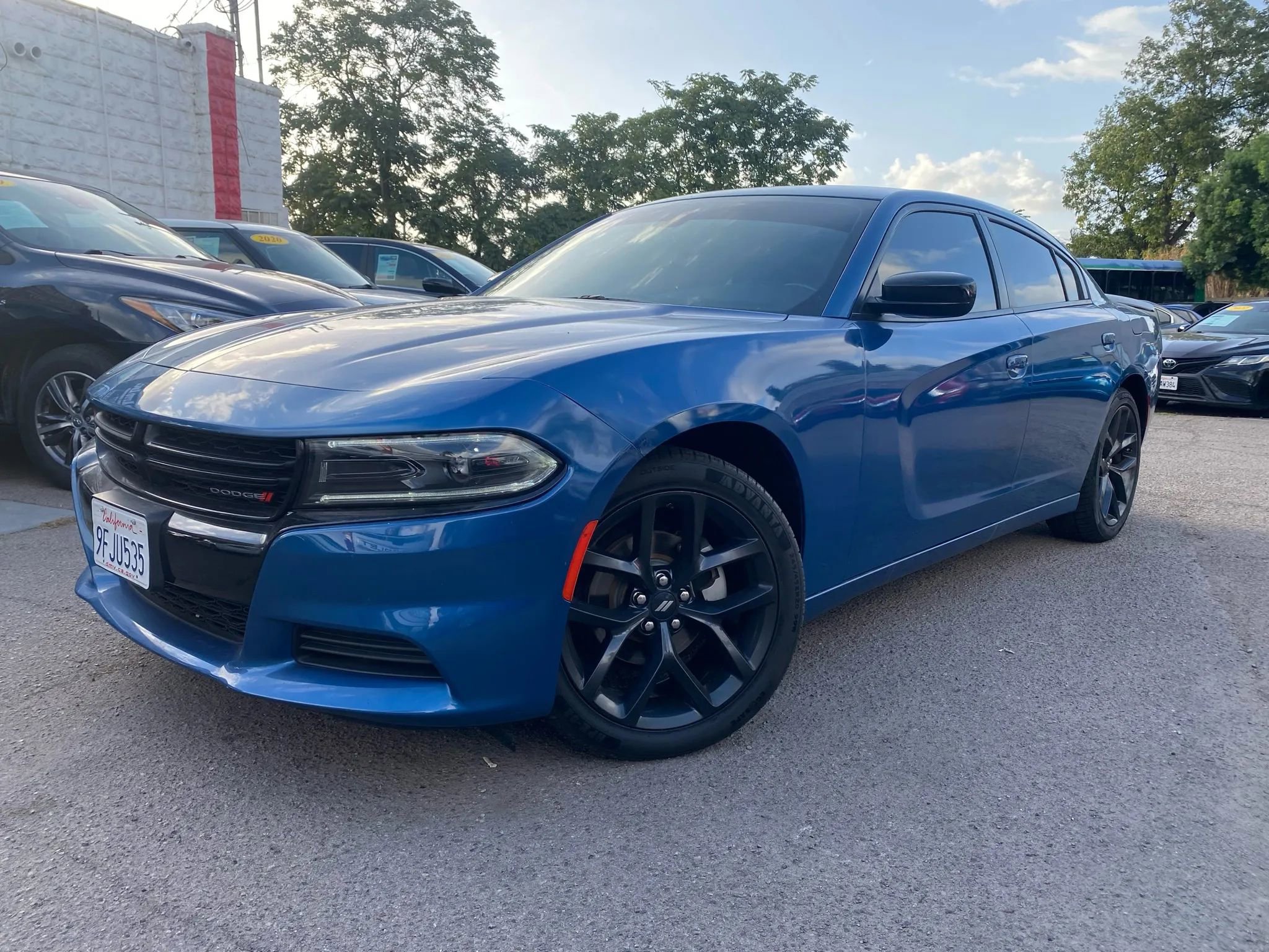 Used 2023 Dodge Charger SXT w/ Blacktop Package image 3