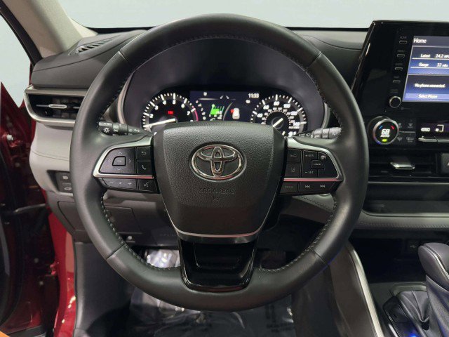 Used 2021 Toyota Highlander XLE image 31
