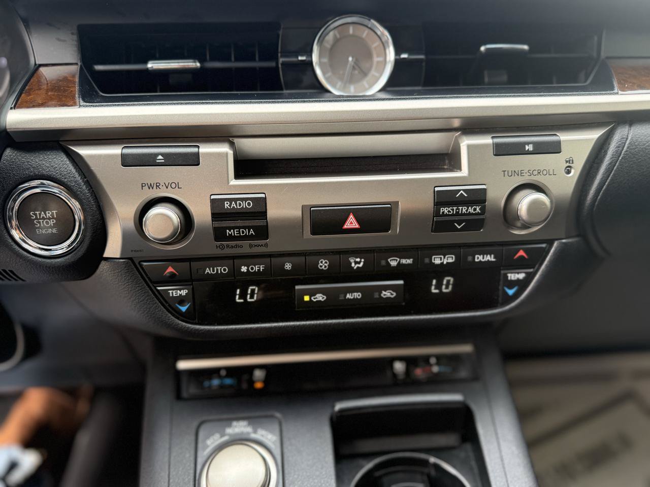 Used 2014 Lexus ES 350 w/ Premium Package FWD image 22