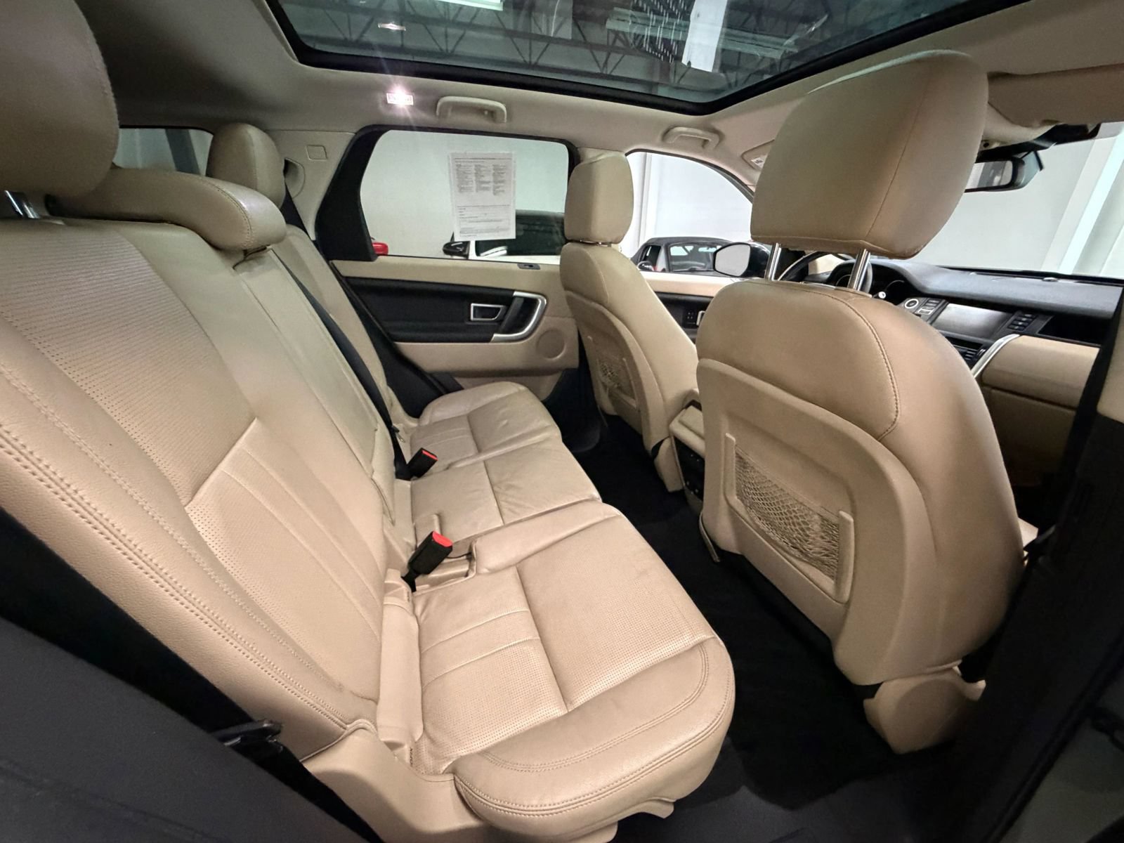 Used 2018 Land Rover Discovery Sport HSE AWD/4WD image 19