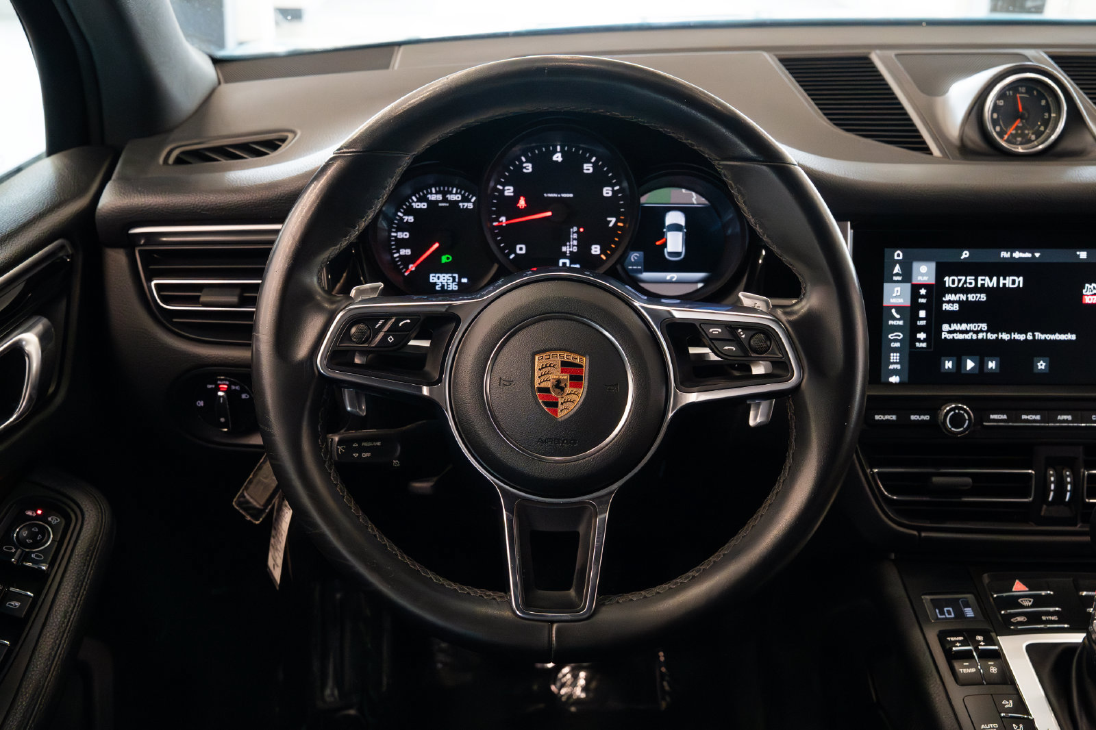 Used 2019 Porsche Macan w/ Premium Package AWD/4WD image 12