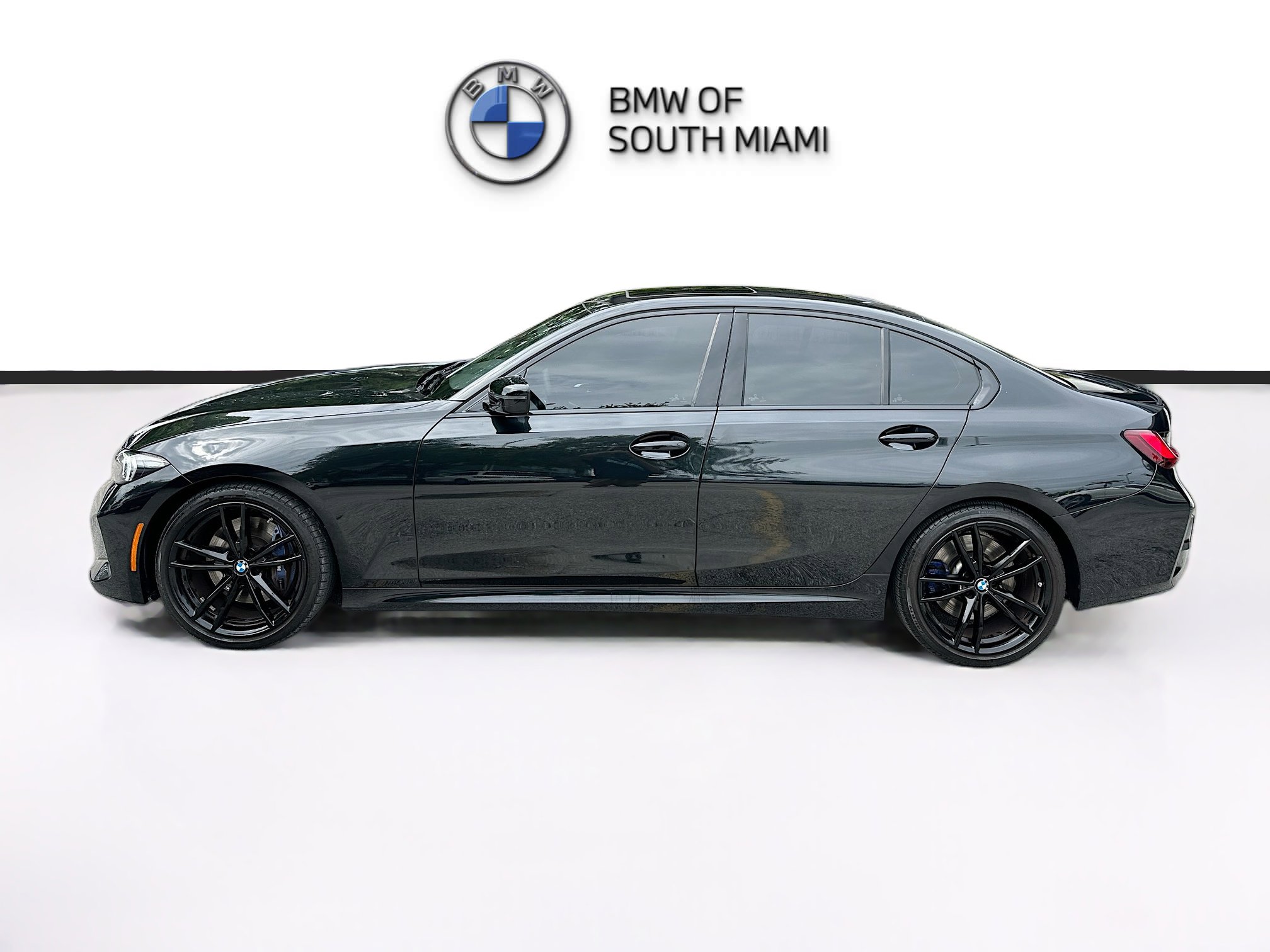 Used 2024 BMW 330i Sedan w/ M Sport Package RWD image 4