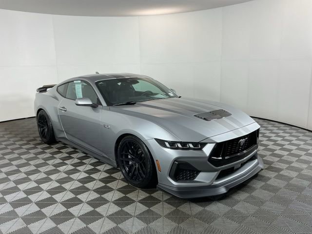 Used 2024 Ford Mustang GT image 3