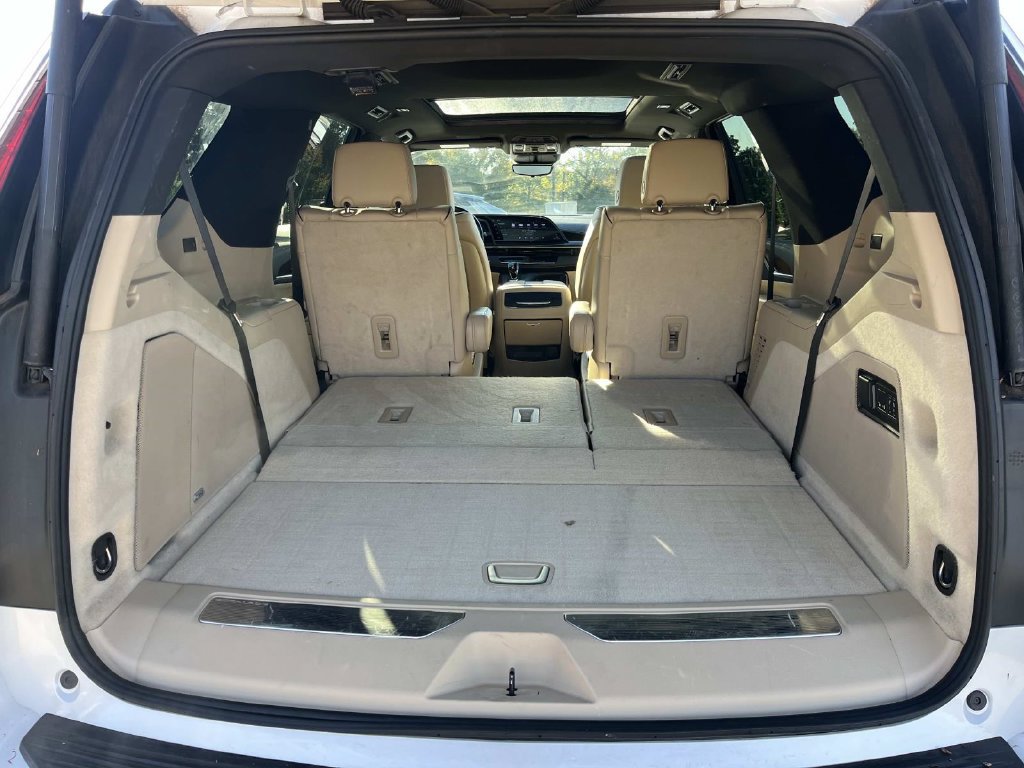 Used 2023 Cadillac Escalade Premium Luxury w/ Performance Package AWD/4WD image 23