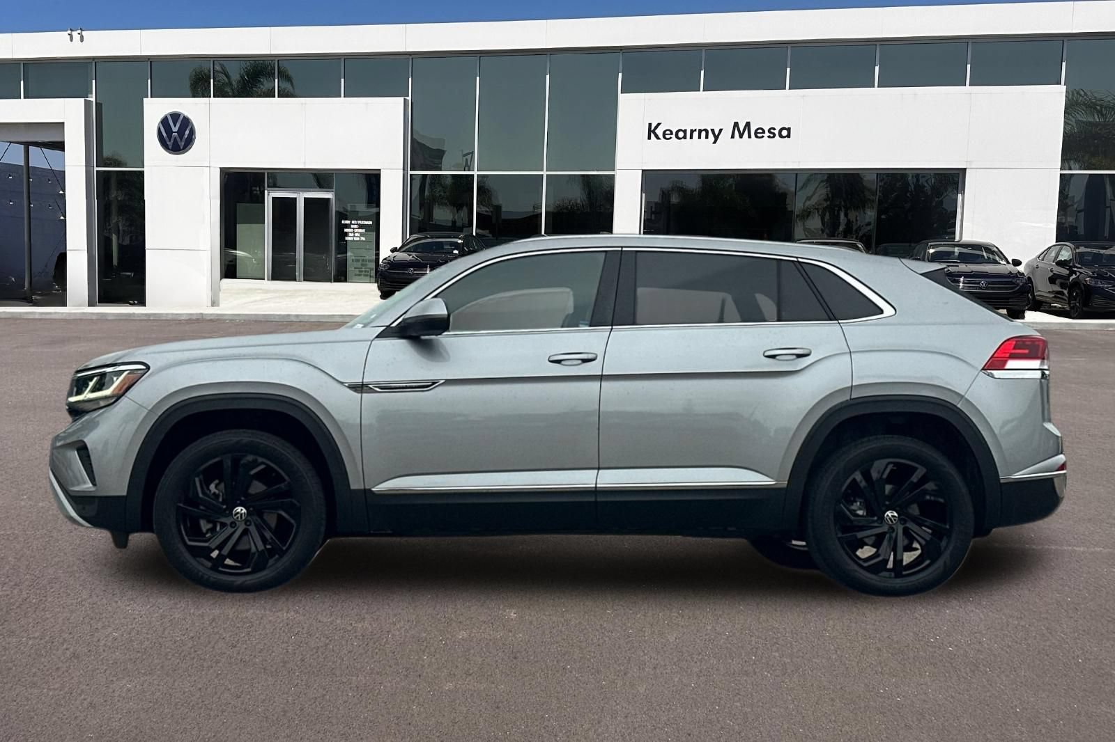 Used 2023 Volkswagen Atlas Cross Sport SEL AWD/4WD image 7