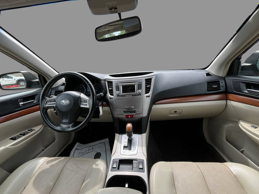 Used 2014 Subaru Outback 2.5i Limited w/ Moonroof Package AWD/4WD image 9