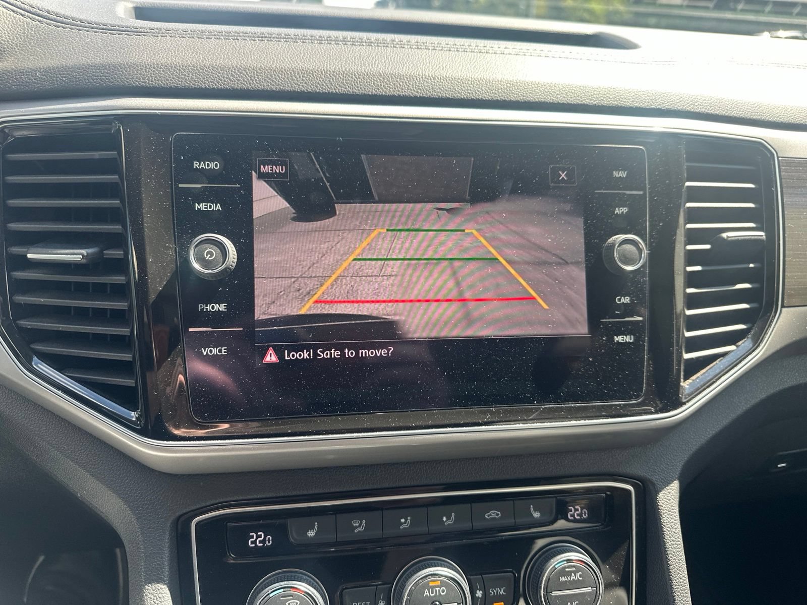 Used 2019 Volkswagen Atlas SEL R-Line AWD/4WD image 14