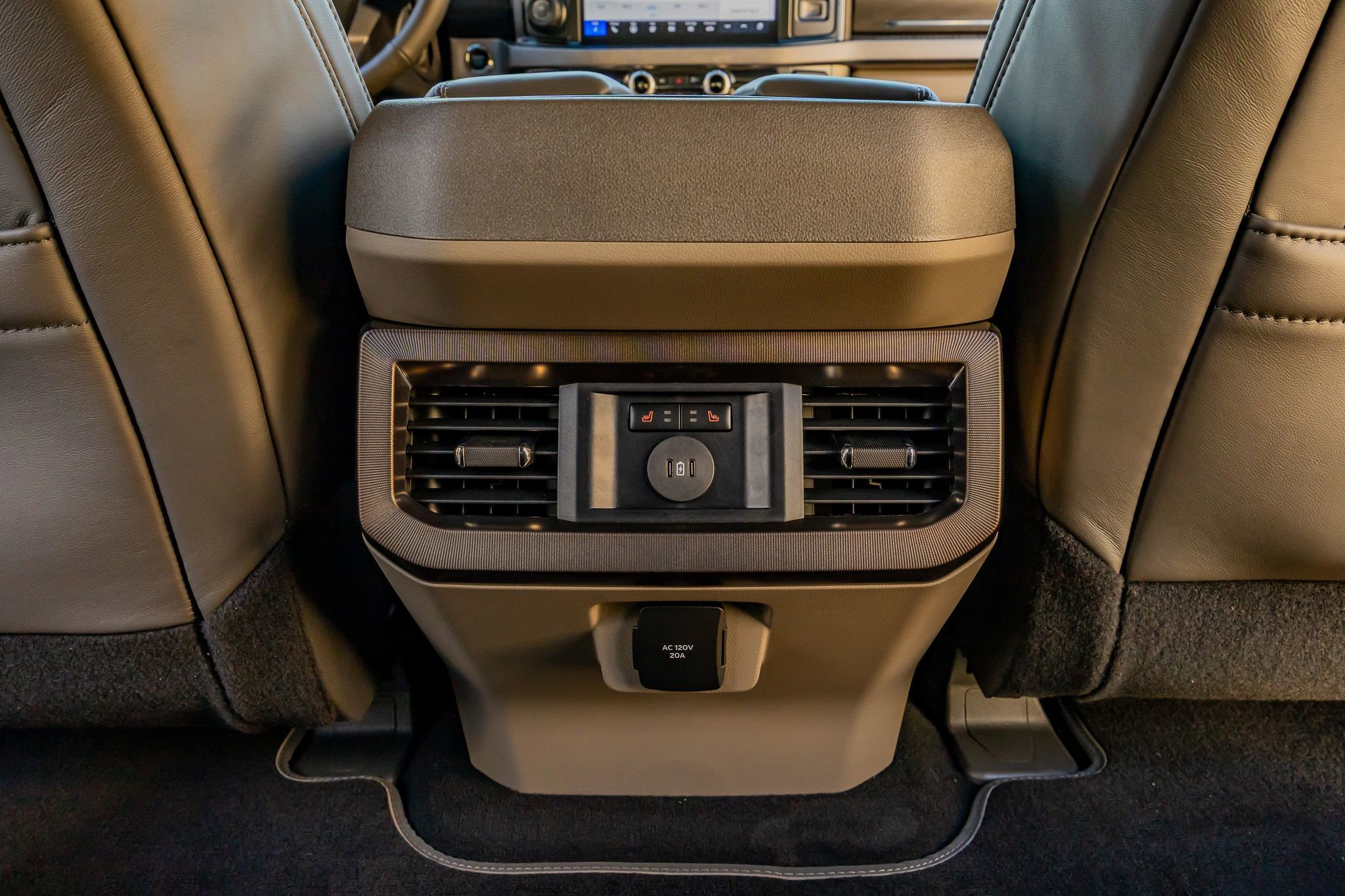 Used 2026 Ford F450 Platinum w/ Platinum Plus Package image 32