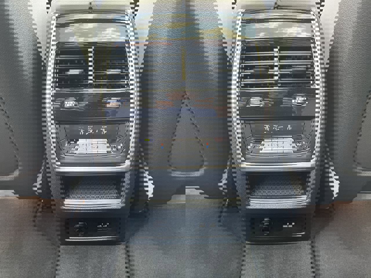 Certified 2024 BMW X5 M60i image 31