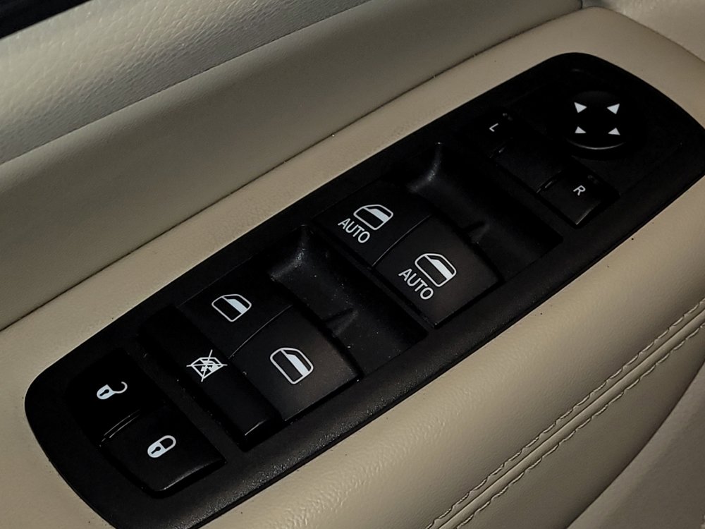 Used 2022 Jeep Grand Cherokee Laredo E AWD/4WD image 27