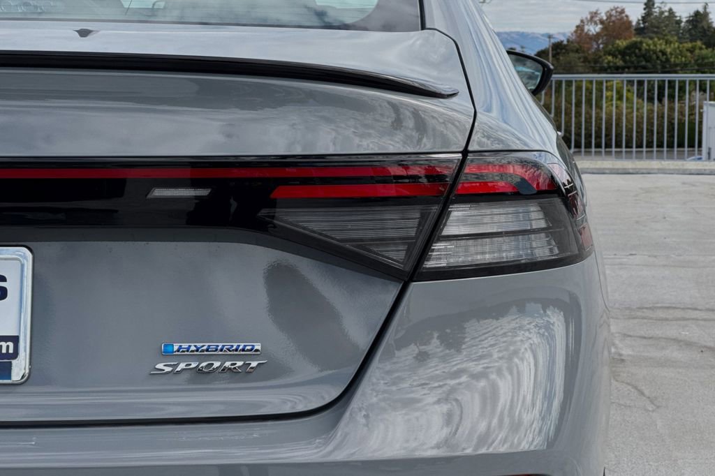 Used 2025 Honda Accord Sport image 6