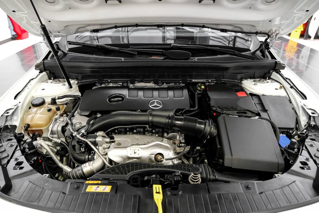 Used 2021 Mercedes-Benz GLB 250 w/ Premium Package image 54