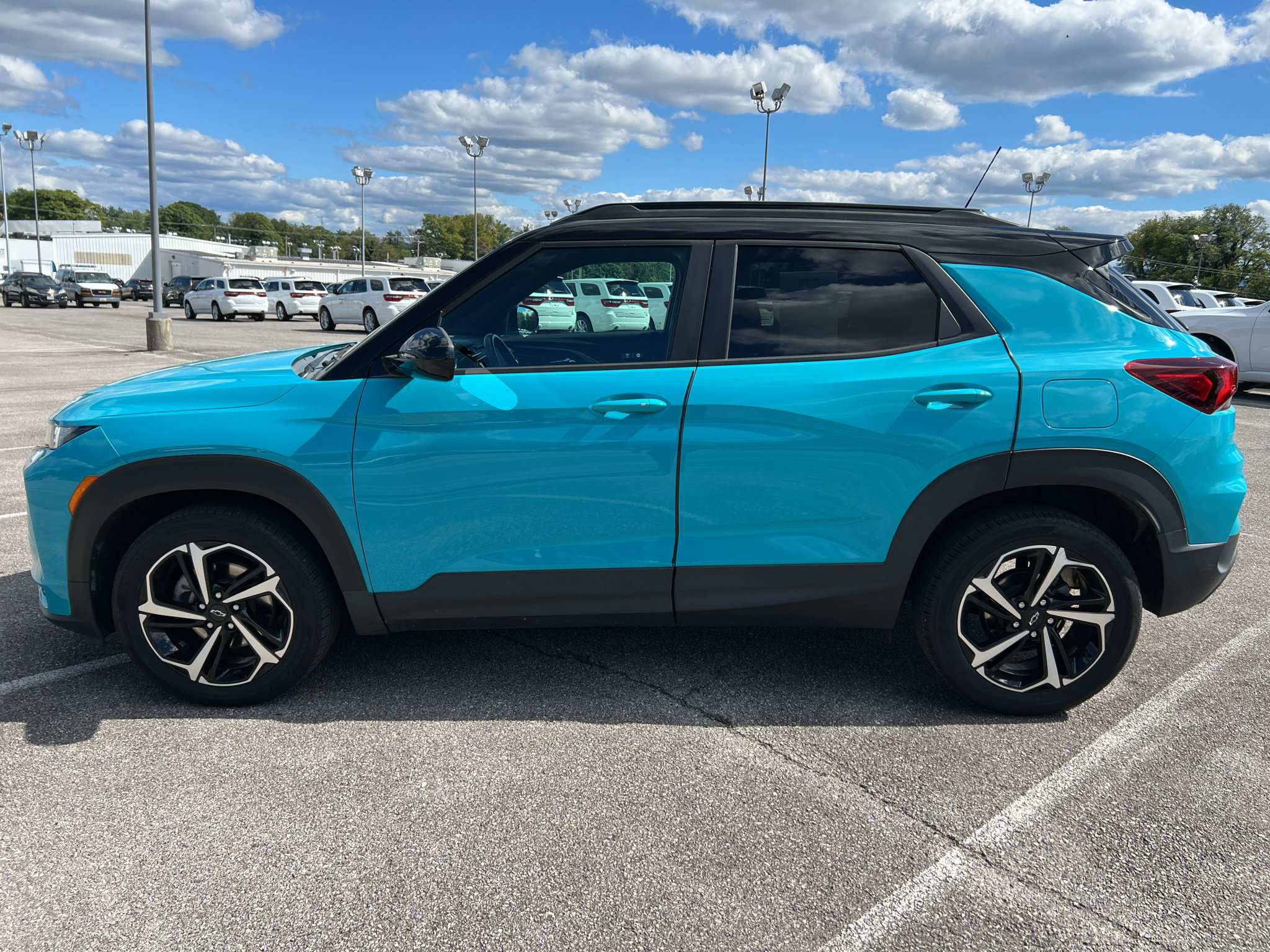 Used 2021 Chevrolet TrailBlazer RS w/ Technology Package FWD image 6