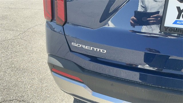 Used 2025 Kia Sorento SX image 12