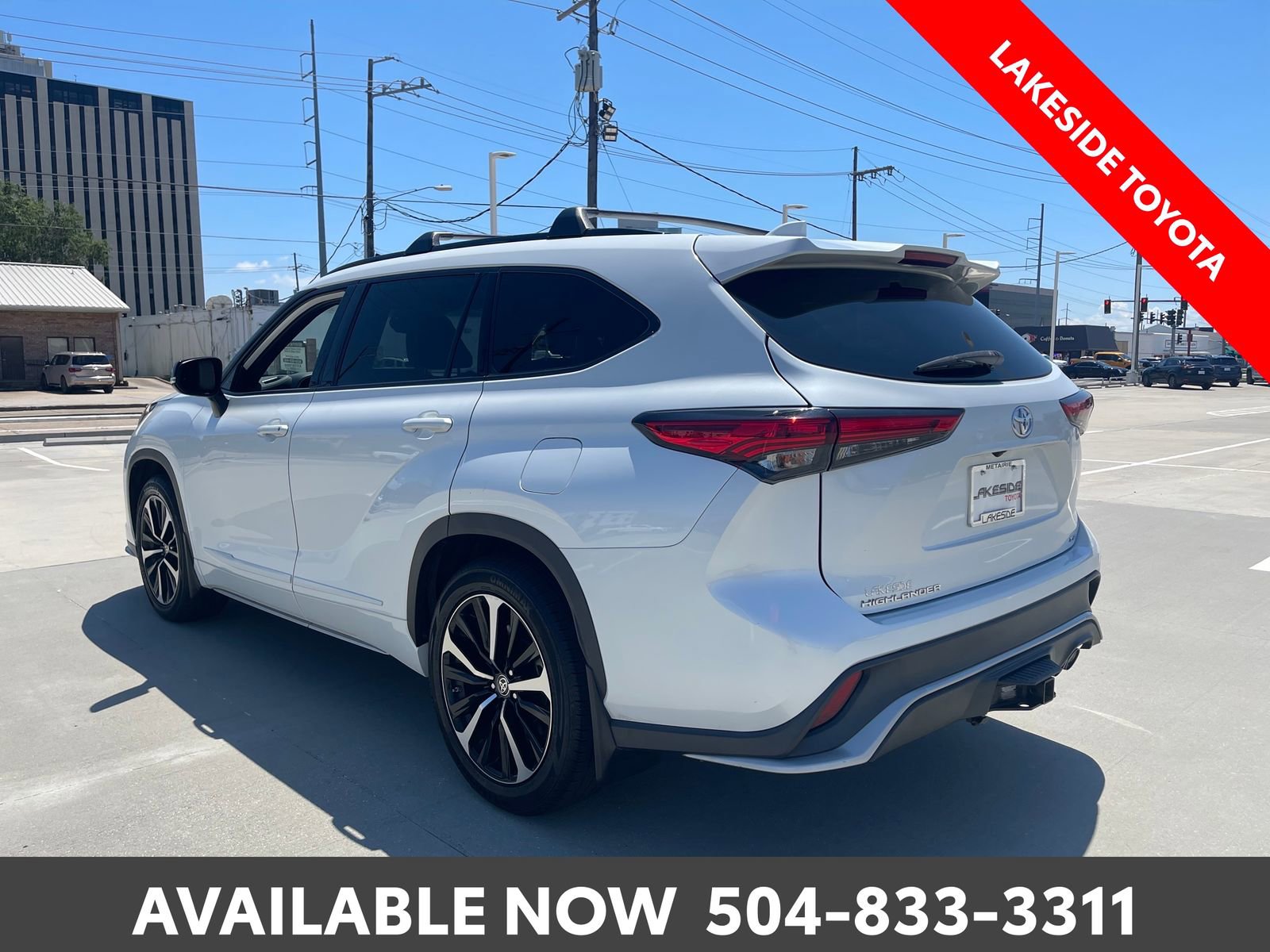 Used 2022 Toyota Highlander XSE FWD image 3