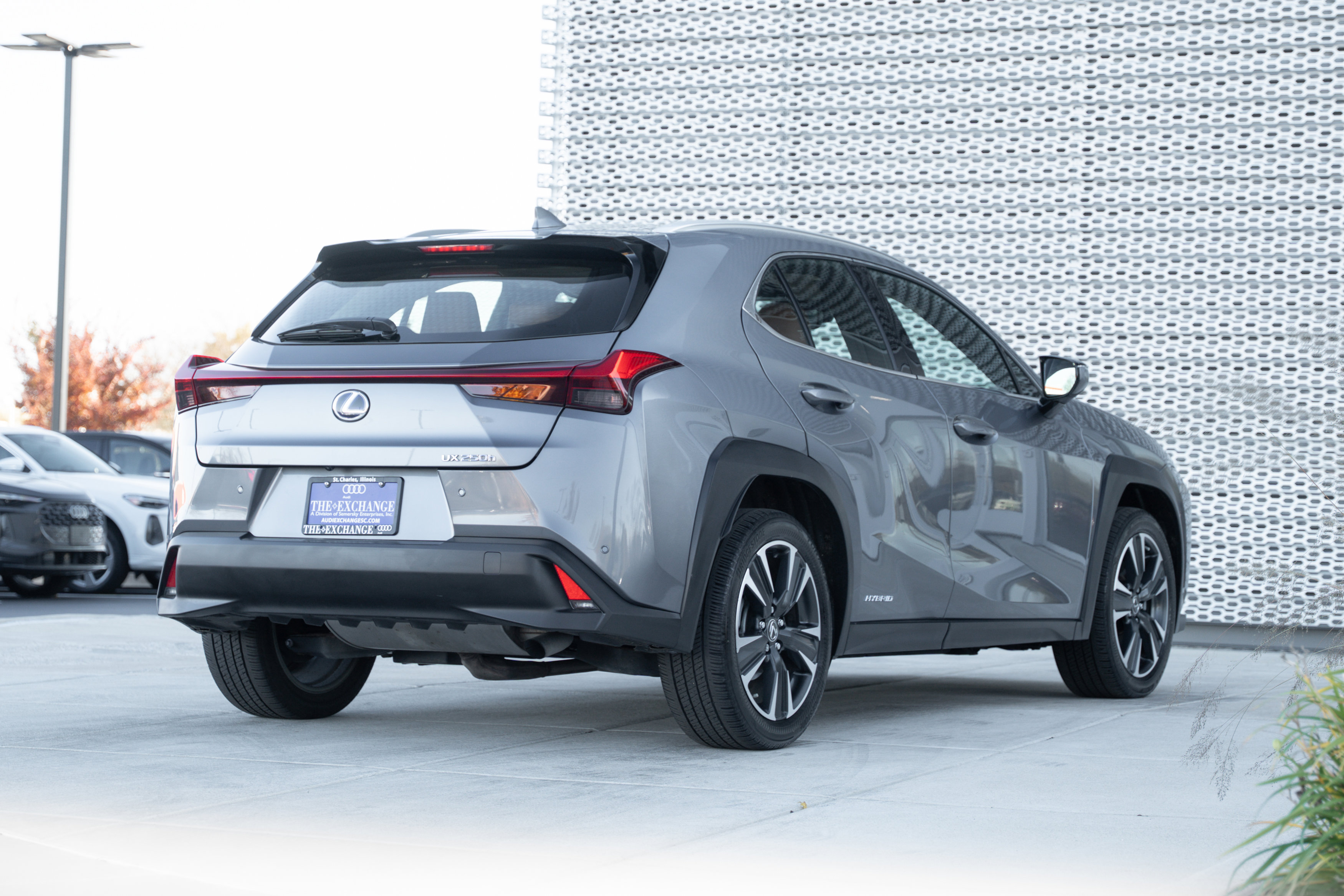 Used 2020 Lexus UX 250h w/ Premium Package image 4