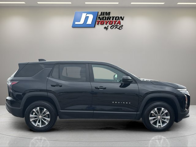 Used 2025 Chevrolet Equinox LT FWD image 4