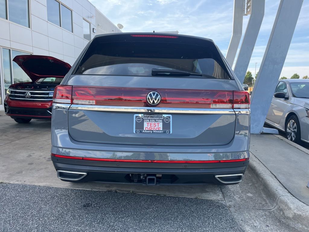 Used 2025 Volkswagen Atlas SE w/ Black Wheel Package image 38