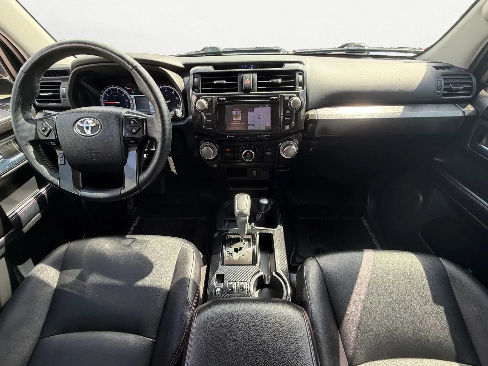 Used 2018 Toyota 4Runner TRD Off-Road Premium AWD/4WD image 12