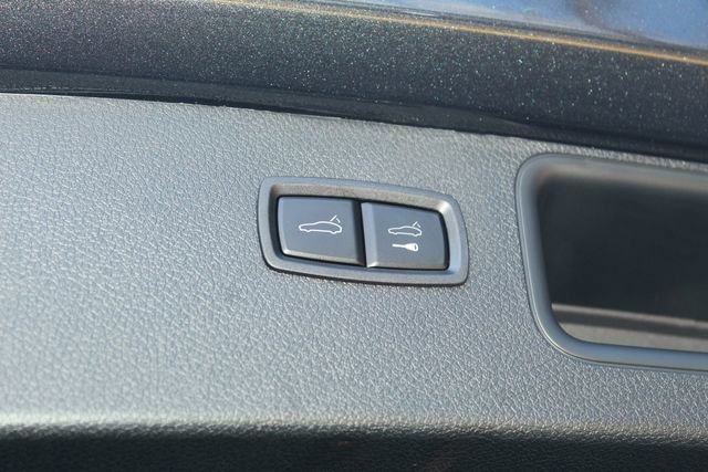 Certified 2026 Porsche Macan Base image 13