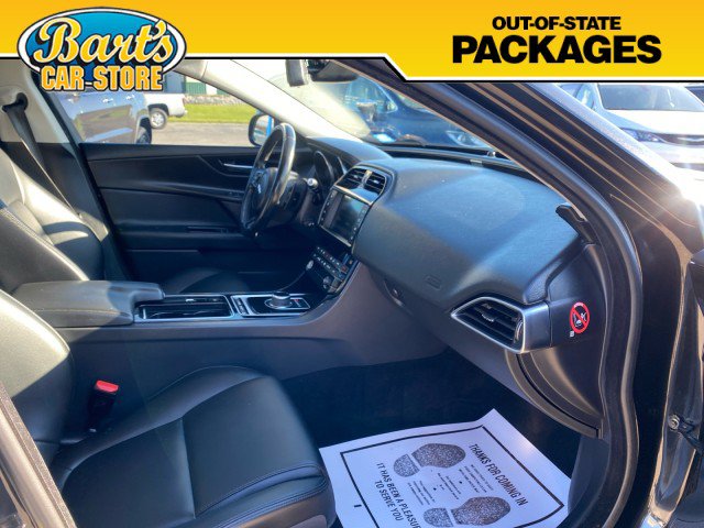 Used 2018 Jaguar XE Premium AWD/4WD image 13
