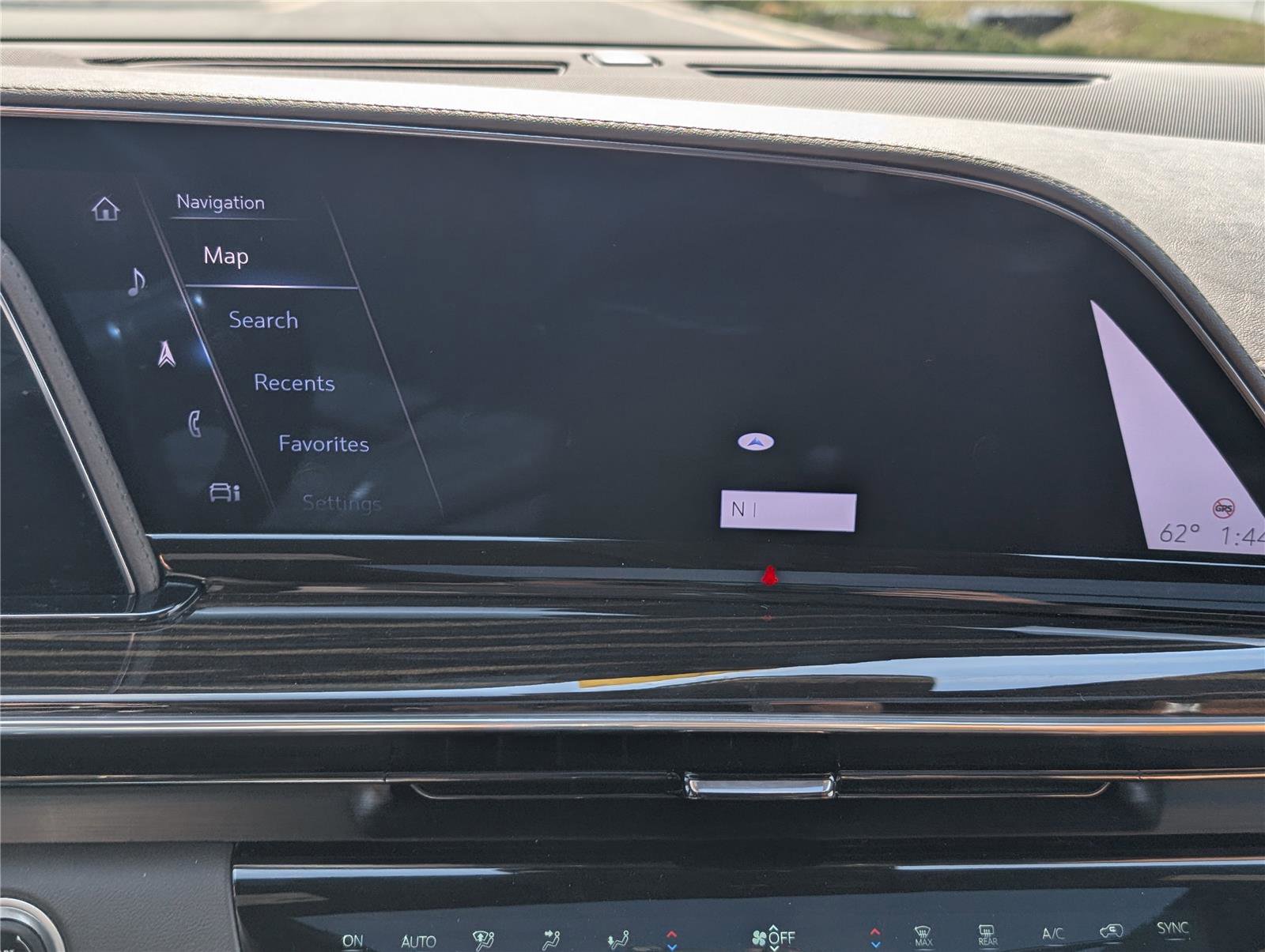 Used 2022 Cadillac Escalade Premium Luxury image 36