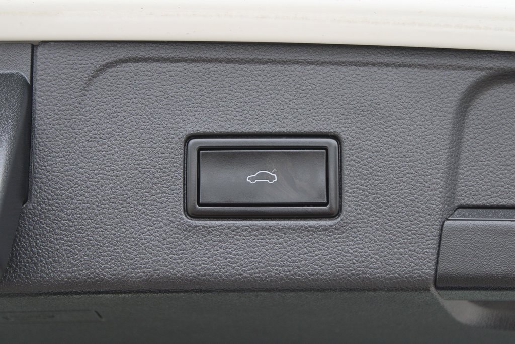 Certified 2021 Volkswagen Atlas SEL Premium image 33