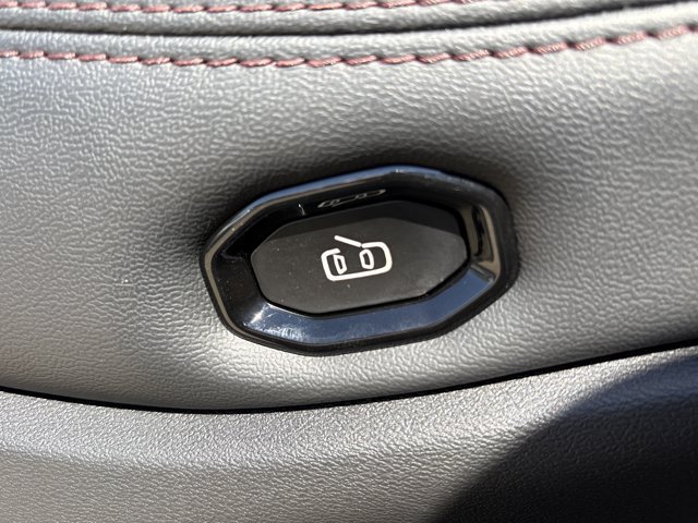 Used 2025 Jeep Wagoneer S Limited AWD/4WD image 25