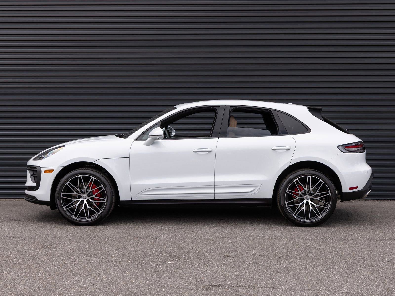 Certified 2026 Porsche Macan S AWD/4WD image 2