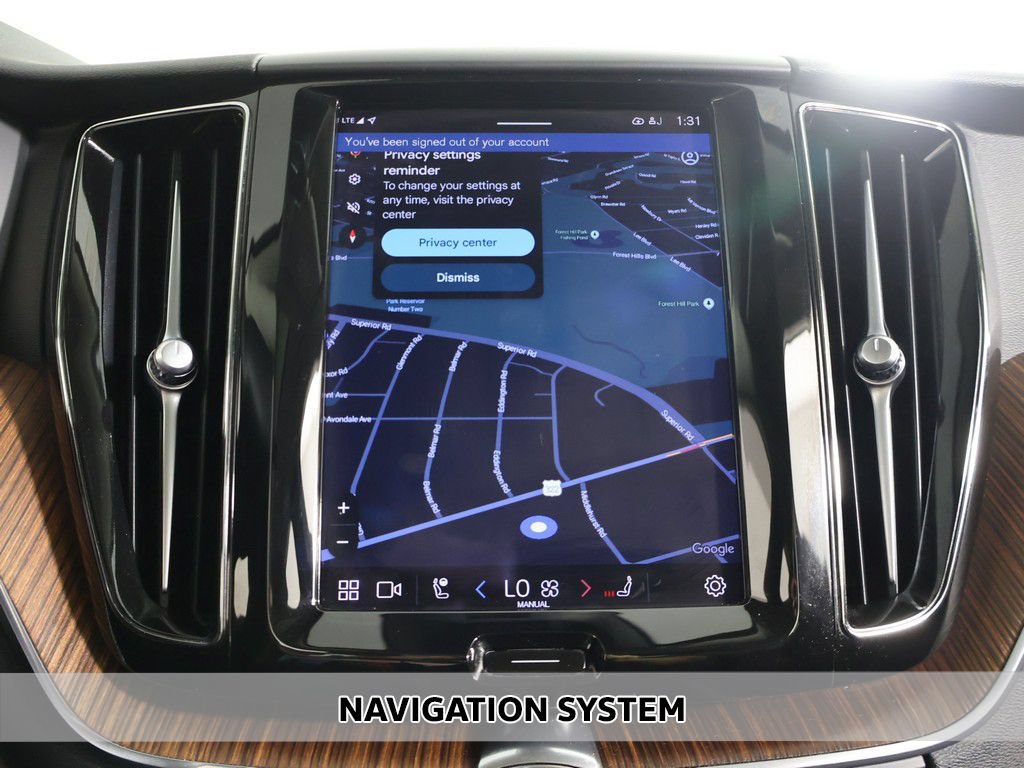 Used 2023 Volvo XC60 B5 Plus w/ Climate Package AWD/4WD image 3