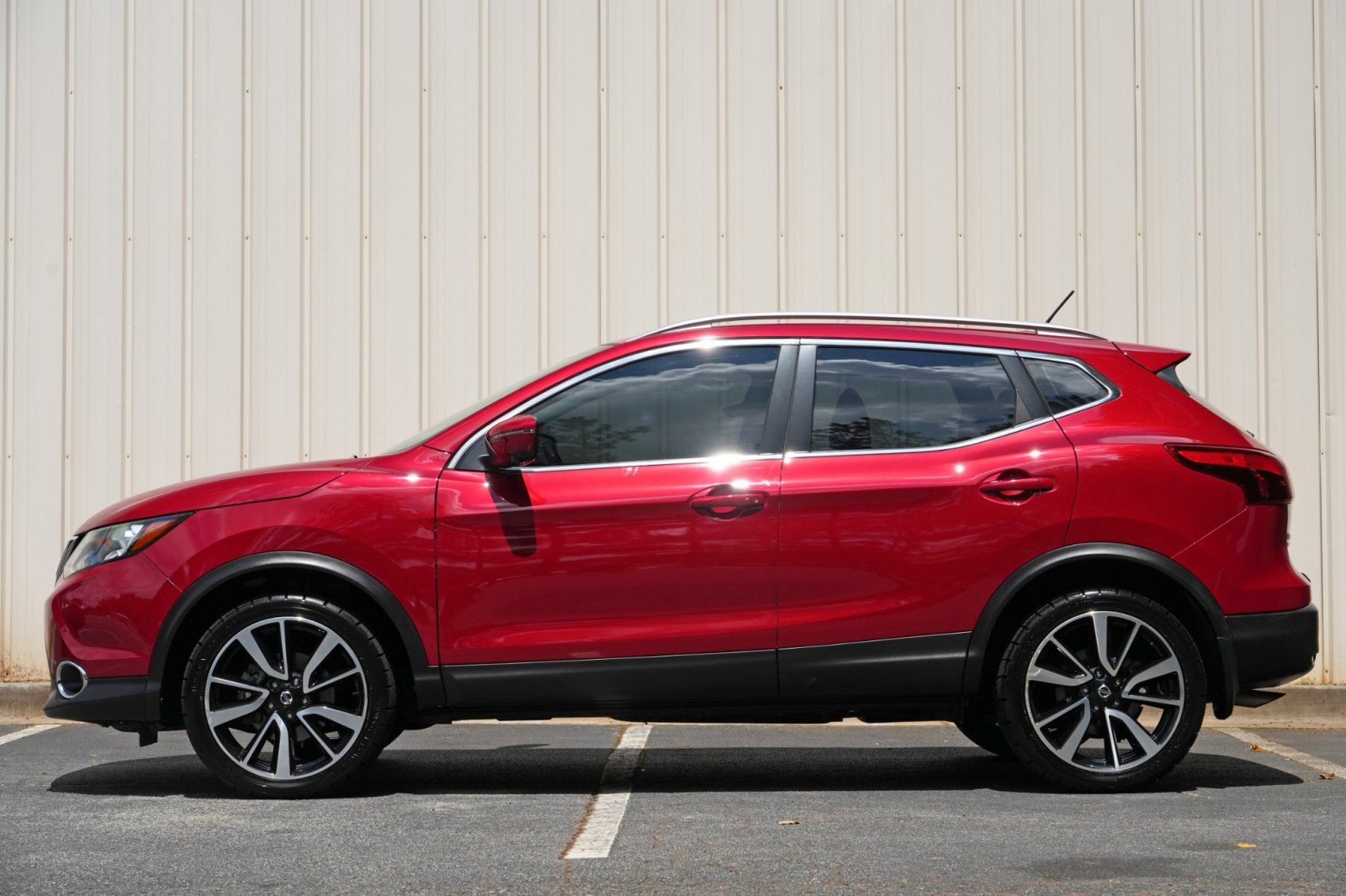 Used 2018 Nissan Rogue Sport SL w/ SL Premium Package FWD image 8