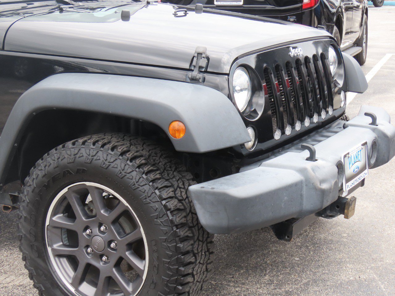 Used 2017 Jeep Wrangler Sport w/ Connectivity Group AWD/4WD image 6
