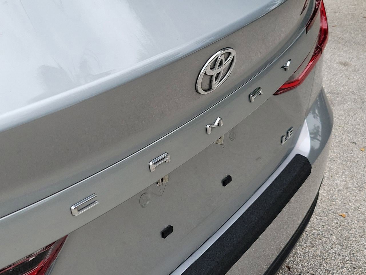 Used 2025 Toyota Camry LE FWD image 5