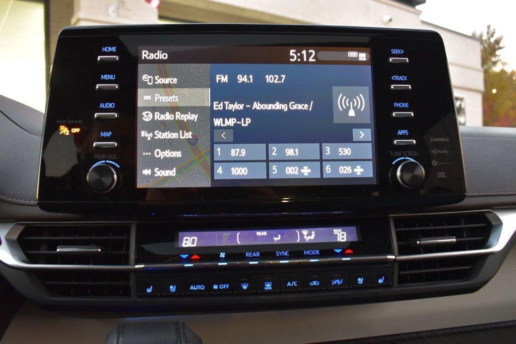 Used 2022 Toyota Sienna Platinum image 35