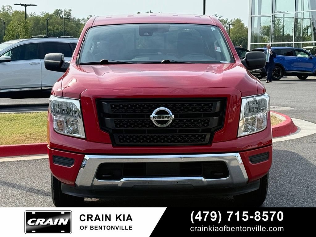 Used 2022 Nissan Titan SV AWD/4WD image 2