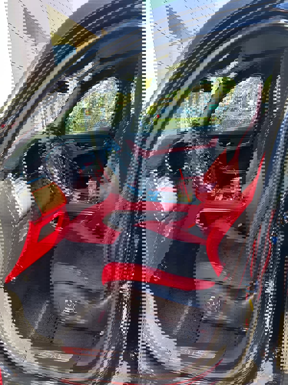 Used 2022 Jaguar F-PACE SVR image 8