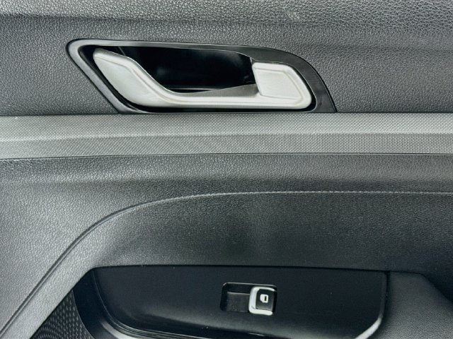 Used 2022 Kia K5 LX FWD image 25