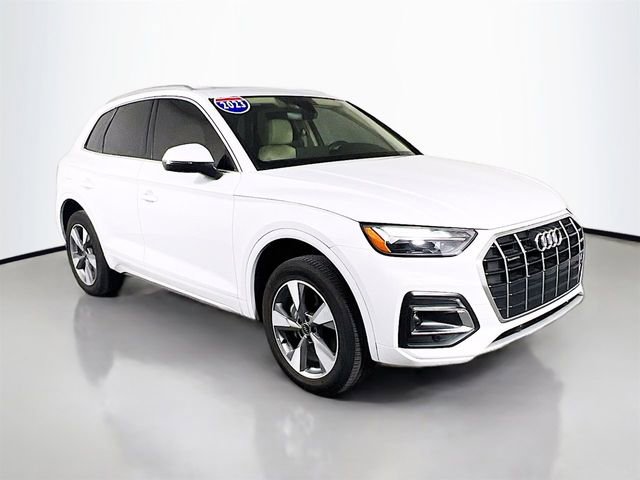 Used 2023 Audi Q5 2.0T Premium w/ Convenience Package AWD/4WD image 2