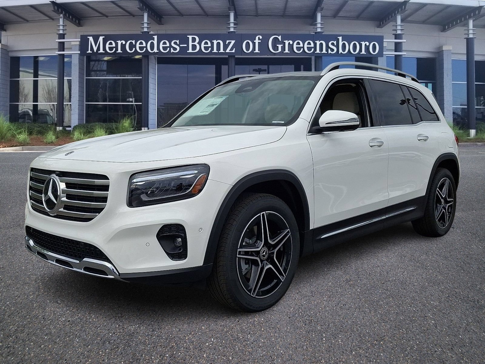 New 2026 Mercedes-Benz GLB 250 4MATIC image 2