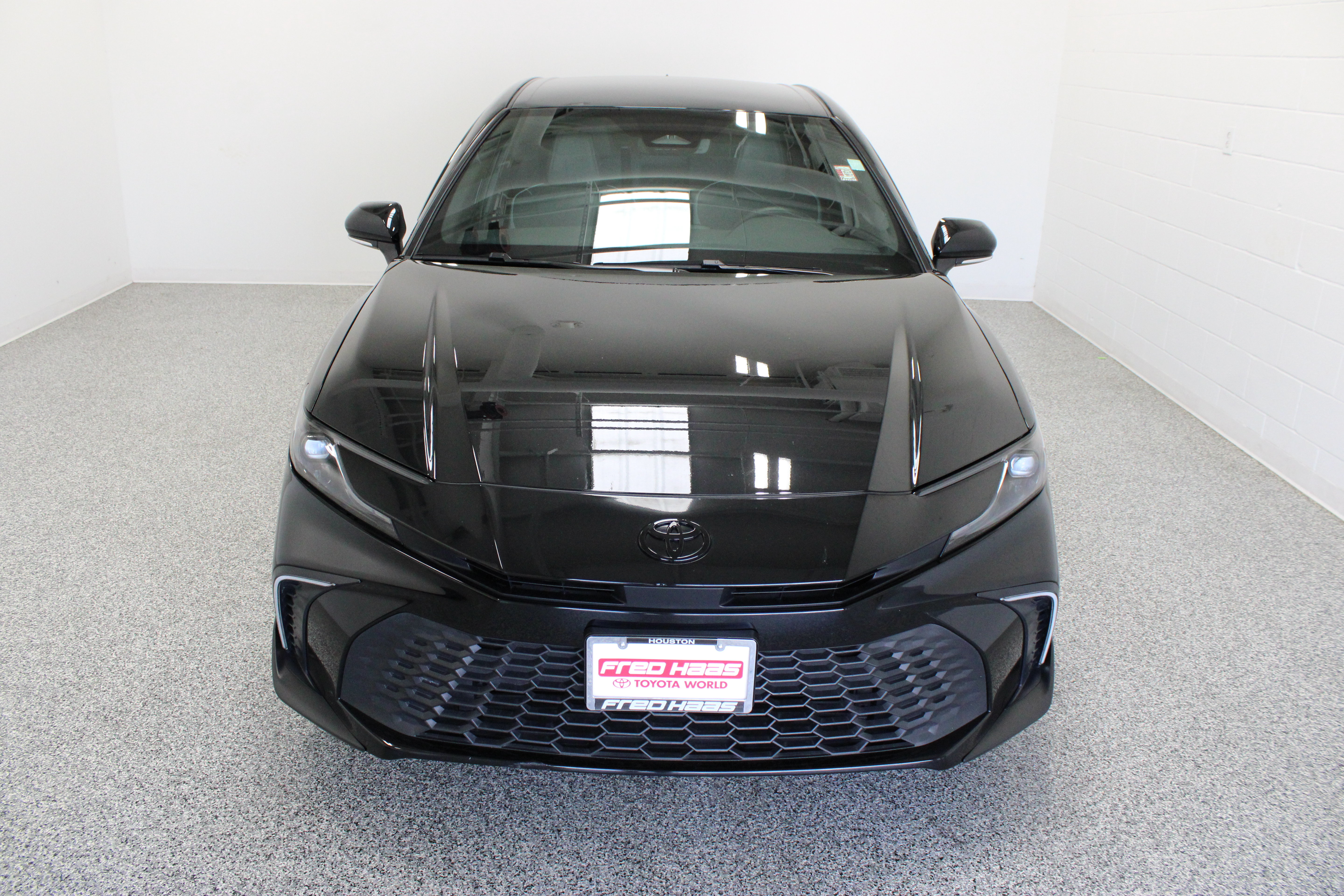 Used 2026 Toyota Camry SE w/ Convenience Package FWD image 3
