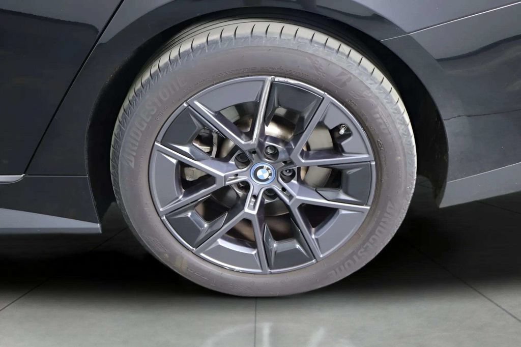 Used 2023 BMW i4 eDrive35 w/ Premium Package RWD image 41