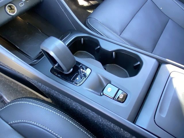 Certified 2025 Volvo XC40 B5 Core w/ Protection Package Premier image 25