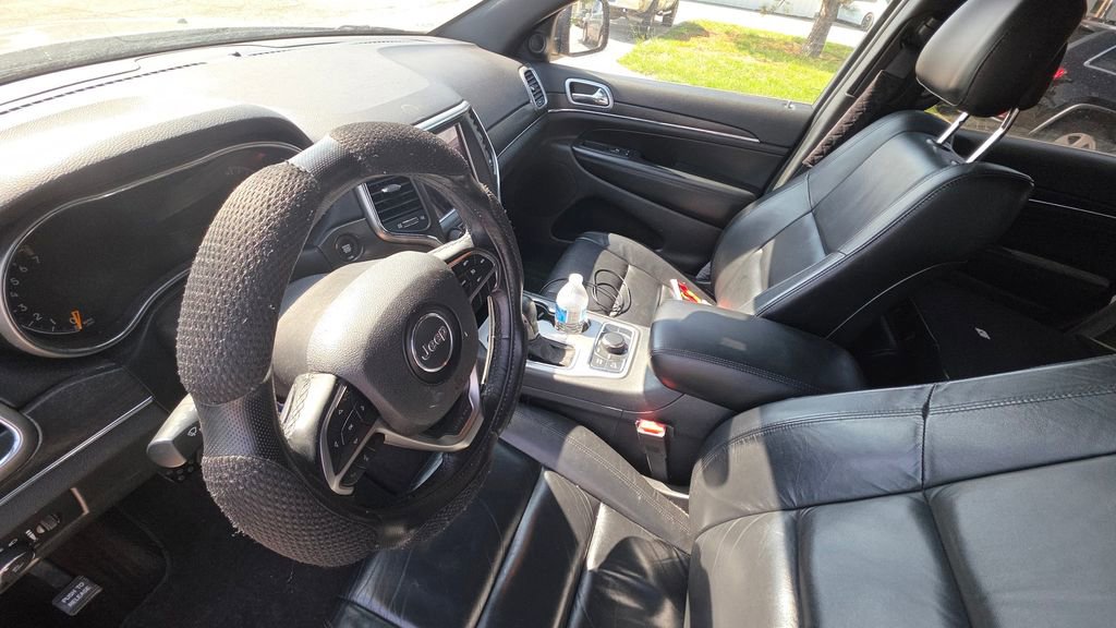 Used 2018 Jeep Grand Cherokee Limited AWD/4WD image 12