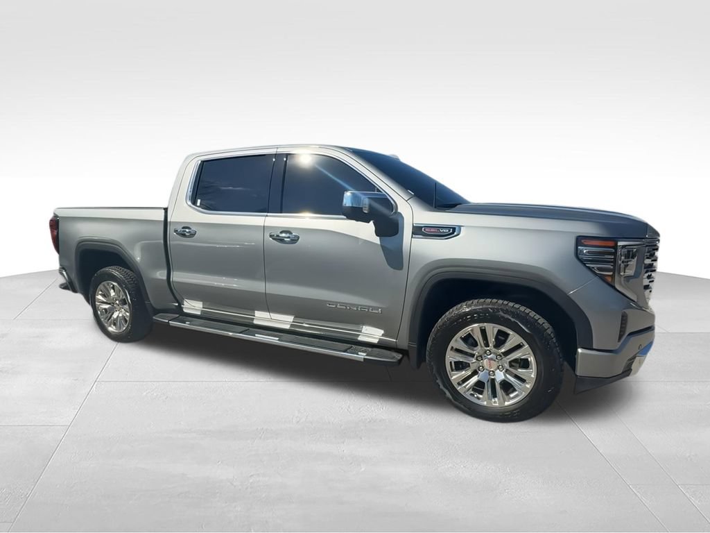 Used 2025 GMC Sierra 1500 Denali w/ Technology Package AWD/4WD image 2