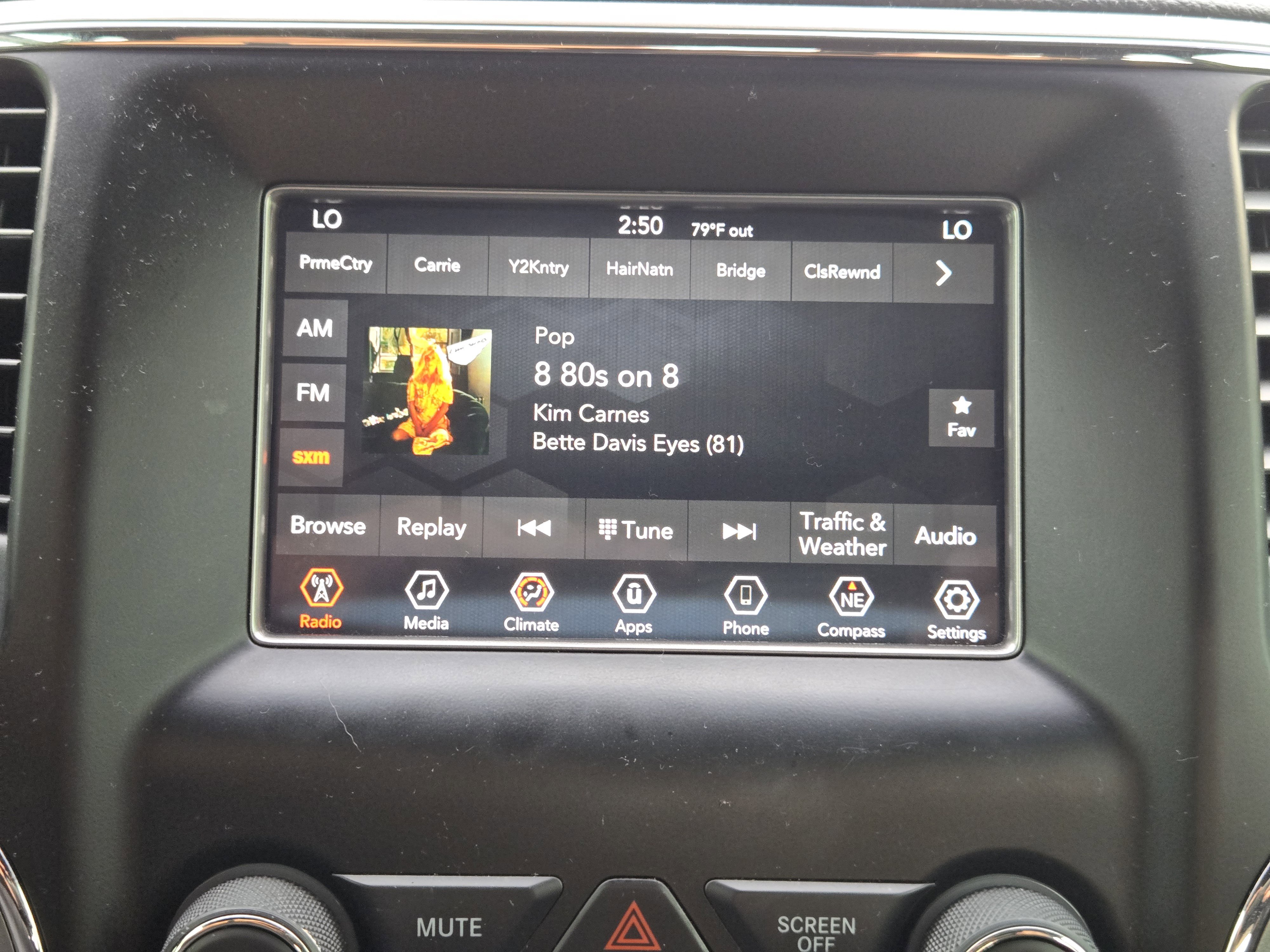 Used 2020 Jeep Grand Cherokee Laredo image 19