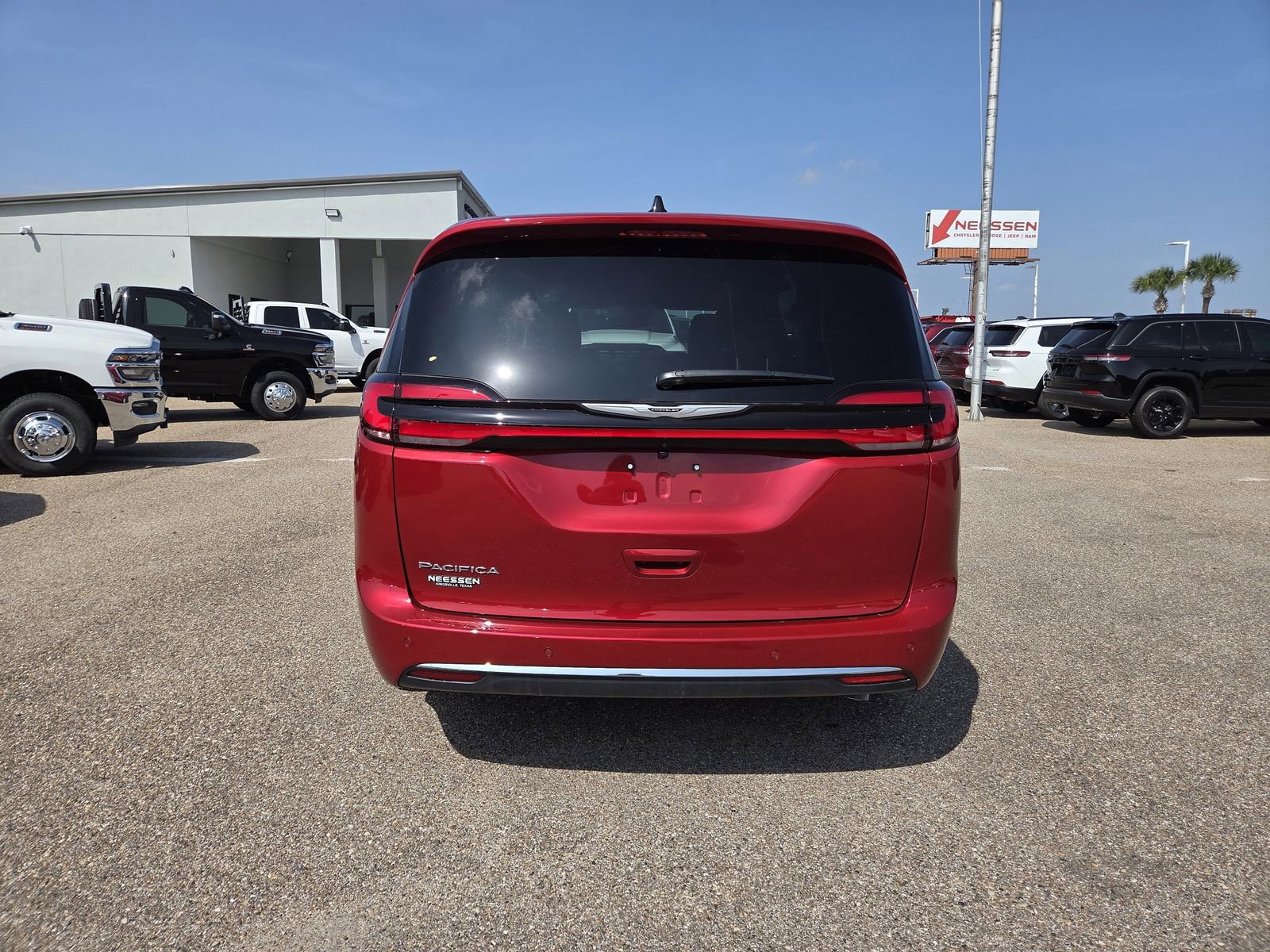 New 2026 Chrysler Pacifica Select FWD image 6