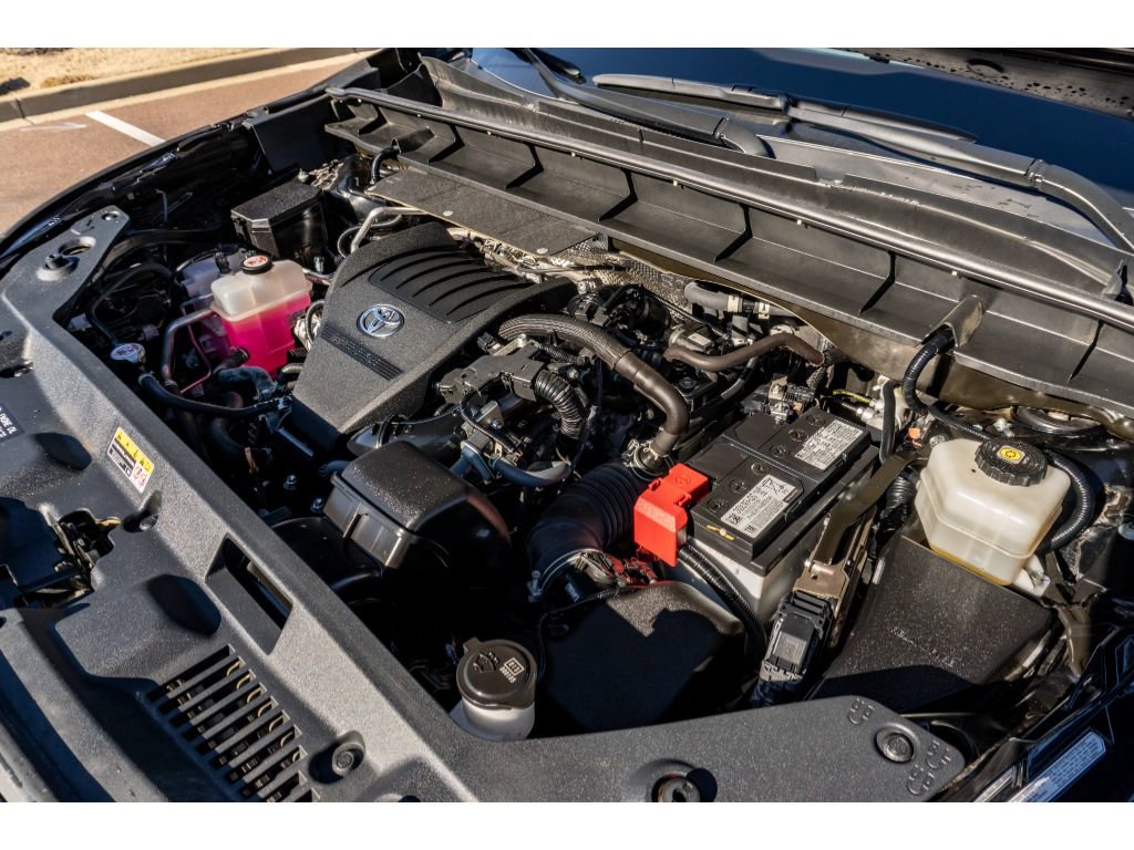 Used 2023 Toyota Highlander LE image 29